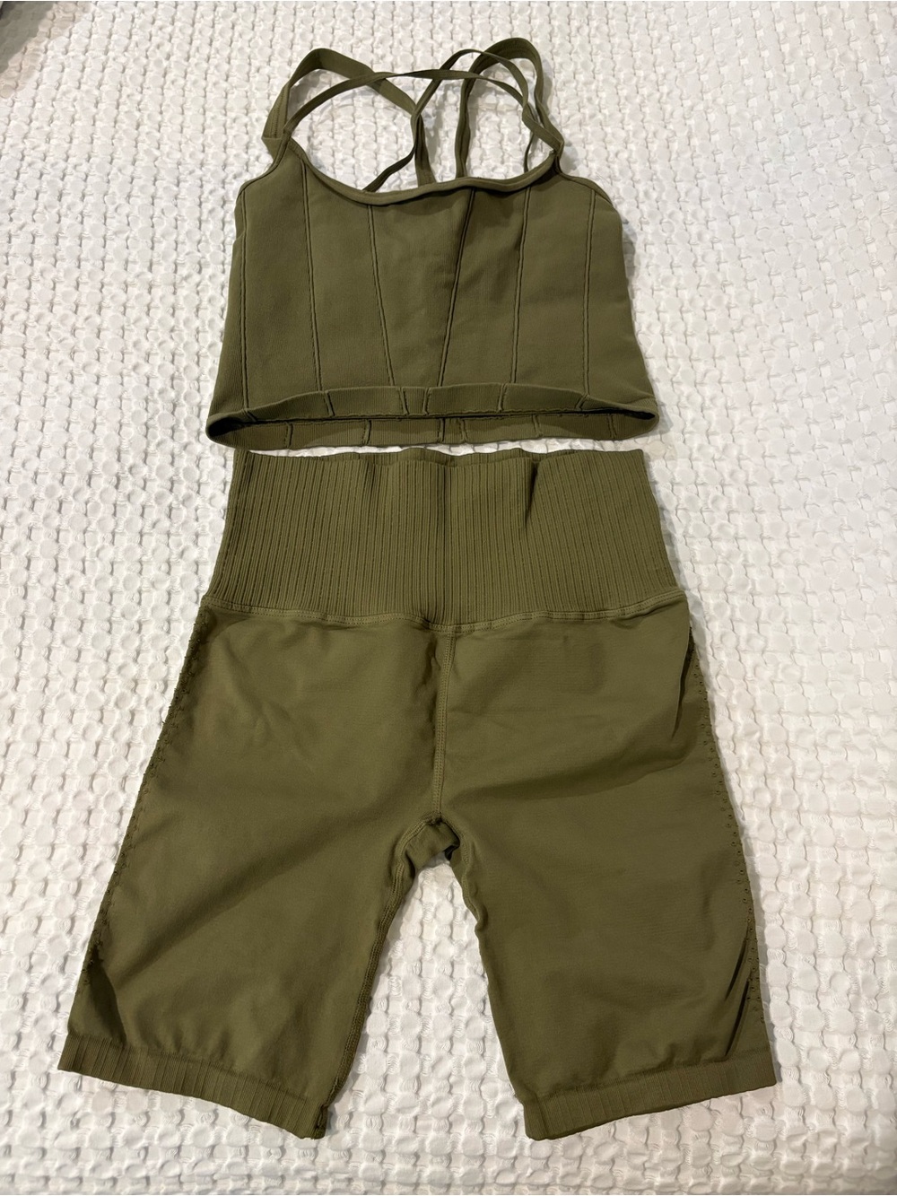 Free People Movement Stay with me Crop tank & Good Karma Biker Shorts Size M/L